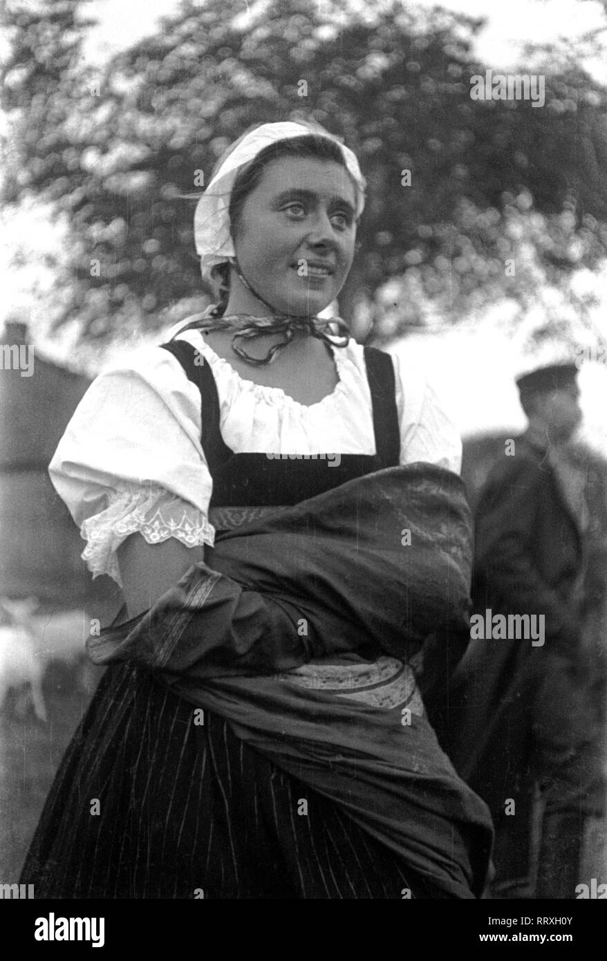 Der Schimmelreiter, Spielfilm Deutsches Reich 1933, Regie: Hans Deppe - A farmer`s wife in the film version Schimmelreiter, 10/1933, I.12/22-6 Schimmelreiter, farmer` s wife Stock Photo